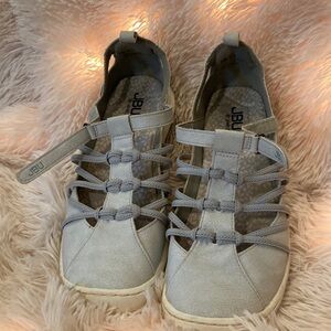 Unique, comfort walking/travel shoe